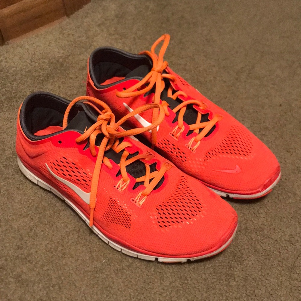 Nike Tennis Shoes